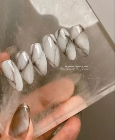 Mramor Nail Designs, Mramor Nail, Nail Designs Diy, Maroon Acrylic Nails, Fingernails Painted, Wave Nails, Minimal Nails Art, Water Color Nails, Marble Nail Designs