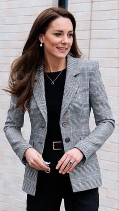 Casual Work Outfits Women Office Winter, African Suits, Kate Middleton Style Outfits, Looks Kate Middleton, Kate Middleton Outfits, Fashion Everyday, Middleton Style, Ankara Print