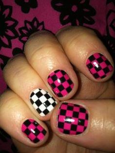 checker board!! Nascar Nails, Racing Nails, Accent Nail Designs, Amazing Nail Designs, Nyan Cat, Really Cute Nails, Jamberry Nails, Emo Scene, Accent Nails