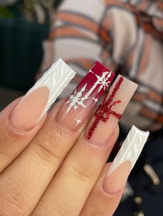 Christmas Nails Inspiration Red, Red Acrylic Nails Designs Christmas, Pretty Christmas Nails Square, Xmas Nails Natural, Christmas Inspired Nails Acrylic, Red Christmas Nail Designs Acrylic, Red Christmas Acrylics, Christmas Medium Nails, Christmas Present Nail Designs