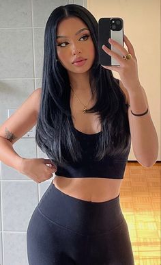 Jet Black Hair Long Layers, Latina Layered Hair, Long Front Pieces Hair, Baddie Haircuts Long Hair, Jet Black Hair Layers, Jet Black Hair Aesthetic, Straight Jet Black Hair, Front Layers Haircut