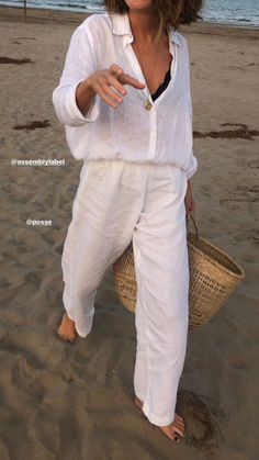 Fashion Smart Casual, Linen Shirt Outfit, Bill Cunningham, Linen Pants Outfit, Smart Casual Women, White Linen Shirt, White Linen Pants, Fashion Weeks