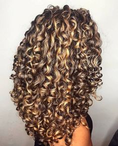 Curly Hair Color Ideas, Curly Hair Color, Dyed Curly Hair, Highlights Curly Hair, Cute Curly Hairstyles, Boys With Curly Hair