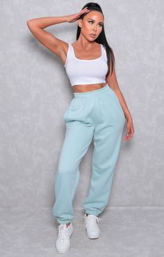 Blue Joggers Outfit, Outfits Joggers, Womens Joggers Outfit, Joggers Outfit Women, Cute Sweatpants, Tennis Skirt Outfit, Blue Sweatpants, Girls Joggers, Cuffed Joggers