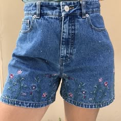 Flora Outfits, Different Styles Fashion, Bow Emoji, Mode Indie, Kristina Webb, Sunset Girl, High Waisted Denim Shorts, Diy Vetement, Live Selling