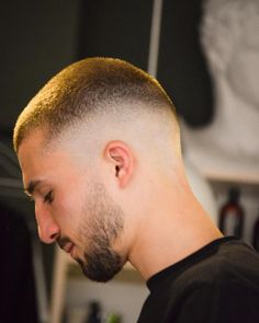 Buzz Cut Fade, Chris Hemsworth Hair, Fade Haircut Styles, Low Skin Fade, Buzz Cut Hairstyles, Asian Men Hairstyle, Men's Short Hair, Mens Haircuts