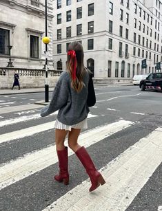 outfit ideas, gossip girl inspired, outfit inspiration, red boots, bows, skirt, city London In August Outfits, Rainy Day Outfit For Spring Casual Rain, Modest Going Out Outfits, Denmark Outfits, London Women Fashion, Dc Outfits, Amsterdam Street Style, Uk Outfits, France Fits