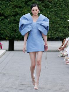 Mini Dress With Train, Dress With Train, Sophisticated Outfits, Puffy Sleeves, Marchesa