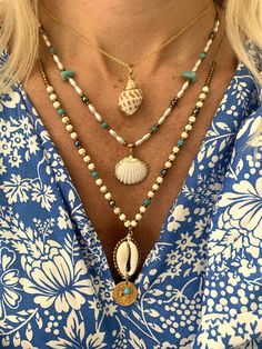 Cheap Brown Beach Necklaces, Casual Summer Shell Necklace, Cheap Shell Necklaces With Ocean-inspired Style, Cheap Shell Necklaces With Colorful Beads, Cheap Colorful Beaded Shell Necklace As Gift, Beach Shell Necklace, Diy Shell Jewelry, Sea Shell Necklace, Beach Wedding Jewelry