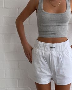 White Boxers Outfit, Women’s Boxer Shorts, White Boxer Shorts Outfit, White Shorts Outfit Summer Casual, Linen Shorts Outfits Women, Boxer Outfit Female, Women Boxers Outfit, Lounge Shorts Outfit, Girl Boxer Shorts