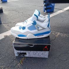 Air Jordan 4 Retro, Military Blue Off-White/Military Blue/Neutral Grey Size - 9.5m/11w (308497 - 105) New In The Box Blue And White Jordans, Jordan 4’s, Jordan 4 Retro, Air Jordan 4, Air Jordan 4 Retro, Jordans For Men, Jordan Shoes, Mens Shoes Sneakers, Blue Gray