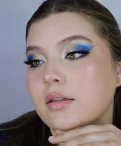 Mertensia Virginica, Makeup Social, Engagement Hairstyles, Makeup Goals, Colorful Makeup, Aesthetic Makeup, Makeup Inspo, Maquillaje De Ojos