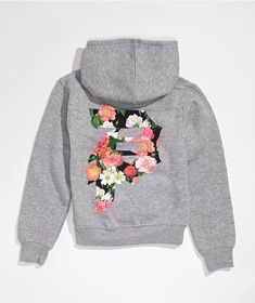 The Primitive kids' Dirty P hoodie offers plenty of softness and comfort thanks to the cotton-poly blend and an easily-pairable grey colorway. It has a fixed hooded, kangaroo pouch pocket, and tagless collar to eliminate any annoyance, while the left chest and back are brandished with a screen-printed floral-infused Dirty P logo. P Logo, Kangaroo Pouch, Grey Hoodie, Culture Art