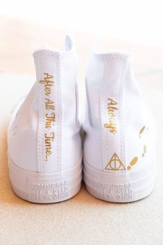 Harry Potter Shoes, Beachfront Wedding, Classic Wedding Photography, Nerd Wedding, Stile Harry Potter, Harry Potter Accessories, Glume Harry Potter, Harry Potter Wedding Theme, Modele Fitness