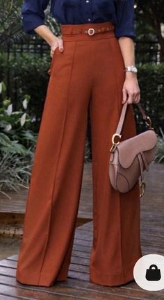 Flare Pants Outfit Classy, Pants Outfit Classy, Flare Pants Outfit, Fitted Jeans, Outfit Classy, 70s Inspired, Classy Dress