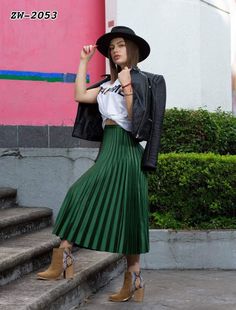 Pleaded Skirt Outfits, Black Midi Skirt Outfit, Zara Pleated Skirt, Long Green Skirt, Pleaded Skirt, Crinkle Skirt