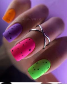 Summer Nails 2023 Neon Colors, Bright Neon Acrylic Nails Short, Trendy Neon Nails, Neon Design Nails, Neon Nails Designs Short, Bright Neon Acrylic Nails Summer, Neon Gel Nails, Short Neon Nails, Neon Nails Designs