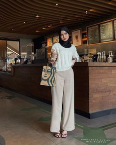 Hijab Everyday Outfit, Simple Hijabi Outfits, Simple Hijab Outfit, Outfit Bukber, Muslimah Fashion Casual, Outfit Hijab Casual