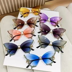 New Butterfly Womean Sunglasses Europe And The United States Personality Network Red Ins Diamond Hip Butterfly Fashion, Owl City, Skull Lover, Rhinestone Fashion, Butterfly Sunglasses, Blue Lenses, Butterfly Shape, Oversized Sunglasses, Product Pictures