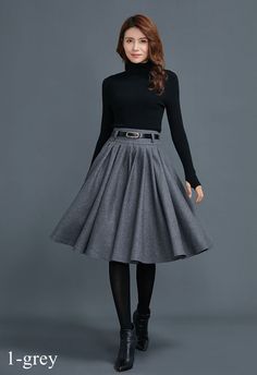 "★★FEATURES More color https://etsy.me/37PMzfD 25% wool, other fiber,nylon Polyester lining Right side zipper closure Two side pockets Circle skirt, skater skirt Knee length skirt, midi skirt Model belts sold separately Perfect for winter, autumn Dry clean ★★Mode size Height 170 cm (5′ 7″)  Bust 84 cm (33\")  Waist 66 cm (26\")  She wears size XS(US 2) ★★ Bespoke Order Service If you Request other color Request the length Your height is not between 155 cm- 172 cm Your weight is over 75 kg I can Knee Length Skirts Outfits, Midi Circle Skirt, Circular Skirt, Skirt Wool, Midi Skirt With Pockets, Rock Outfit, Body Measurement, Skirt For Women, Winter Skirt