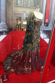 Sandra Bullock Oceans 8, Met Gala Gowns, Gala Gowns, Gala Gown, Rat Pack, Couture Runway