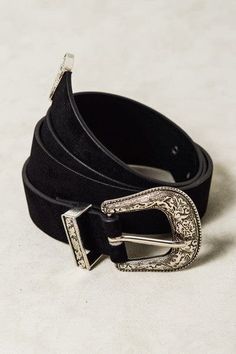 Classic Western Designed Buckle Belt In Black - Infinity Raine Cowgirl Belts, Western Buckles, Western Belt, Sunglass Chain, Silver Belts, Western Design, Belt Design, Faux Leather Belts, Western Cowgirls