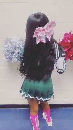 Cheer Pictures Black, Cheer Hairstyles, Cheer Season, Cheer Team Pictures, Cheerleading Photos, Cute Cheer Pictures, Cheers Photo