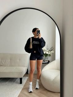 All Black Casual Outfit, Black Casual Outfit, Cool Streetwear, Streetwear Outfit Ideas, Cute Gym Outfits, Outfit Ideas For Women, Oversized Sweaters, Athleisure Outfits