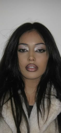 Makeup Products Aesthetic 2000s Makeup Looks, Maquillage Goth, Festival Make Up, Look Grunge