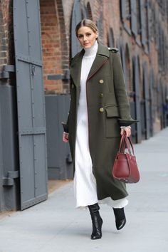 Olivia Palermo Street Style, Estilo Olivia Palermo, Military Chic, Chic Clothing Style, Khaki Coat, Olivia Palermo Style, Military Coat, Olivia Palermo