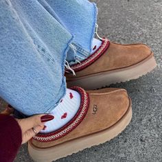 Platform Uggs, Tazz Slipper, Cute Uggs, Ugg Tazz, Ugg Tasman, Uggs Outfit, Ugg Slippers, Shoe Inspo, Platform Slippers