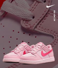 Shoes For Girl, Trendy Shoes Sneakers, Jordan Shoes Girls, Pretty Shoes Sneakers, All Nike Shoes, Trend 2024, Shoes Outfit Fashion, Shoe Wishlist, Nike Air Shoes