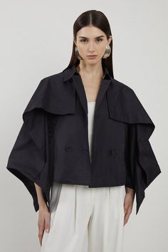 High Fashion Ready To Wear, 2024 Spring Outfit Ideas, Chic Oversized Cape For Workwear, Chic Oversized Workwear Cape, Chic Fitted Cape Outerwear, Spring Workwear Cape, Spring Chic Workwear Cape, Chic Cape Outerwear For Office, Chic Office Cape Outerwear