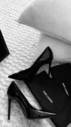 Fame Aesthetic, Content Ideas For Instagram, Ysl Aesthetic, Instagram Content Ideas, Content For Instagram, Dark Luxury, Faceless Content, Minimalist Instagram, Luxury Heels