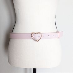 Pastel Pink And Gold Heart Buckle Faux Leather Adjustable Belt Total Length: 43.5" Adjustable Length: 33"-39" Hot Pink Accessories, Leather Corset Belt, Vintage Floral Fabric, Womens Leather Belt, Pink Belt, Western Belt Buckles, Wide Leather Belt, Pink Accessories, Vintage Belt Buckles