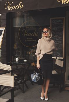 Clothes Shops, Skirt Diy, Stylish Winter Outfits, Looks Street Style, Womens Clothes, Minimal Chic, Neutral Fashion, Galway