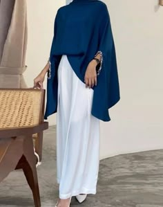 Poncho With Skirt Outfit, Classy Hijabi Outfits, Kurung Kaftan, Silk Abaya, Fashion Week Dresses, Two Piece Dress Casual, Baggy Dresses, Kaftan Top, Kaftan Designs