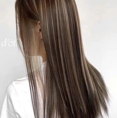 Beige Highlights, Subtle Highlights, Brunette Hair With Highlights, Hair Color Auburn, Brunette Hair, Dream Hair, Auburn, Hair Highlights, Highlights