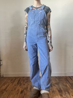 30" Waist  38" Hip  30" Inseam  All sales final, please ask any questions before buying - thanks Fitted Blue Corduroy Bottoms, Cord Hose, Overalls Vintage, Corduroy Overalls, Denim Overalls, Denim Jumpsuit, Dungarees, 1970s, Gender Neutral