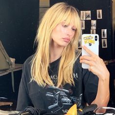 Long Hair With Bangs, Hair Inspo Color, Grunge Hair, Hailey Bieber, Hair Today, Hair Day, Hairstyles With Bangs