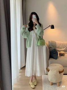 Soft Japanese Fashion, Female Gaze Outfits For Women, Girly Feminine Outfits, Welcome To Samdalri Outfit, Pretty Modest Outfits, Cute Japanese Outfits, Japanese Fashion Women Casual, Modest Everyday Outfits, Japan Spring Fashion