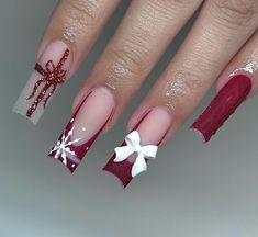 Gel Nails Winter, Classy Christmas Nails, Nails Bow, Christmas Press On Nails, Holiday Manicure, Red Christmas Nails, Winter Nails Acrylic, Nails Winter, Classy Christmas