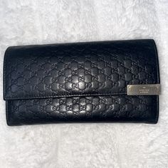 Questions? Leave A Comment Below! The Wallet Is In Very Good Condition Tarnished On The Hardware. Please See The Attached Pictures. Wallet Is Sell As Is. Bags Gucci, Gucci Black, Gucci Bags, Long Wallet, Woman Colour, Gucci Bag, Leather Women, Black Leather, Bag Lady