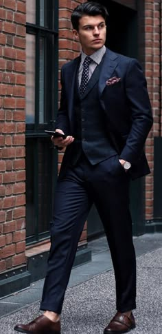 Blue Suit Outfit, Blue Three Piece Suit, Formal Suits Men, Dark Blue Suit, Suits Outfits, Dark Suit, Blue Suit Men, Suits Men Business