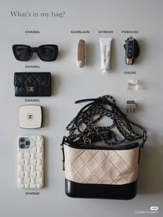 Everyday Purse Designer, Chanel Essentials, Bouquets Aesthetic, Cocoa Chanel, Lily Rose Depp Aesthetic, Coquette Clean Girl, Chanel Gabrielle Bag, Paris Breakfast