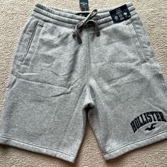 Brand New With Tags Hollister Men's Logo Fleece Jogger Sweat Shorts 9" Inseam Heather Grey Sz Large Hollister Joggers, Hollister Sweatpants, Blue Shorts Men, Blue And White Shorts, Camouflage Shorts, Hollister Shorts, Man Logo, Twill Shorts, Jogger Shorts