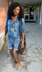 How To Style Denim Shorts, Jumpsuit Denim, Style Pantry, Look Jean, Look Plus Size, Denim Dresses, Boyfriend Denim, Trendy Swimwear, Boyfriend Shorts