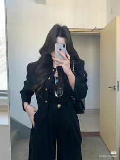 Chic Work Outfit, Black Dresses Classy, Stylish Winter Outfits, Stylish Work Attire, Korean Fashion Trends, Fashion Attire