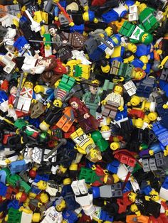 a pile of legos that are all different colors