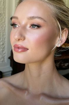 Wedding Inspo Makeup, Elegant Soft Makeup, Wedding Hair And Makeup Natural, Natural Makeup For A Wedding, Glowy Day Makeup, Engagement Shoot Hair And Makeup, Wedding Makeup Light Pink, Soft Bridal Makeup Hazel Eyes, Bold Wedding Makeup For Blue Eyes